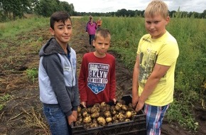 Demobetriebe Ökologischer Landbau: Von Acker und Gegacker: Schüler entdecken den Weg der Lebensmittel