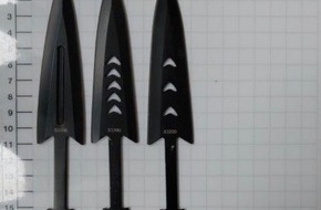 Bundespolizeidirektion Sankt Augustin: BPOL NRW: Bundespolizei stellt mehrere Wurfmesser im Duisburger Hauptbahnhof sicher