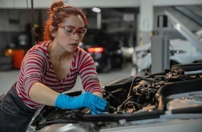 Oehler Web: Do it yourself – Was Sie jederzeit selbst beim Auto reparieren können und wovon Sie besser die Finger lassen