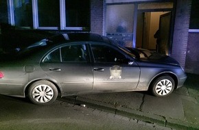 Polizei Aachen: POL-AC: Zwei Männer flüchten vor Kontrolle, Pkw rollt gegen Hauswand