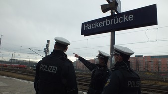 Bundespolizeidirektion München: Bundespolizeidirektion München: Rangelei nach Fahrscheinkontrolle / Fahrgast wird handgreiflich und flüchtet anschließend