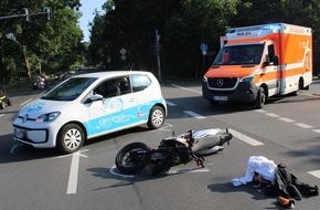 Polizei Rheinisch-Bergischer Kreis: POL-RBK: Rösrath - Verkehrsunfall mit schwerverletztem Motorradfahrer