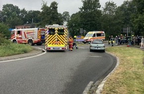 Feuerwehr Bergheim: FW Bergheim: Schwerverletzter Radfahrerin nach Unfall in Bergheim Rettungshubschrauber im Einsatz