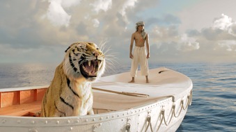 ProSieben: Ein echtes Filmwunder: Ang Lees OSCAR® prämierter "Life of Pi - Schiffbruch mit Tiger" am 2. November 2014 auf ProSieben (FOTO)