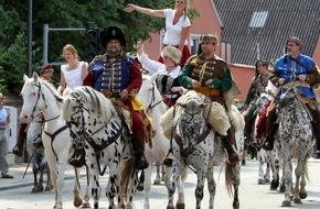 Tourist-Information Bad Mergentheim: „Goldener Herbst“ in Bad Mergentheim wird historisch und kulinarisch wild - Pferdemarkt mit Festumzug, regionale Wildwochen und Ausstellung zur Paulsquelle