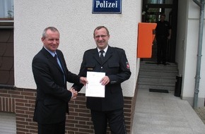 Polizeidirektion Göttingen: POL-GOE: (444/2009) Polizeipräsident Wargel übergibt Zertifikat "audit berufundfamilie"