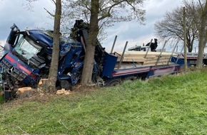 Polizeiinspektion Verden / Osterholz: POL-VER: L333 nach schwerem Verkehrsunfall wegen Bergungsarbeiten über Stunden gesperrt ++ Polizei bietet Überprüfung von Fahrrädern an ++