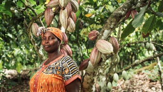 Fairtrade Max Havelaar: La consommation annuelle de produits issus du commerce équitable en Suisse dépasse pour la première fois les 100 francs par habitant / Fairtrade Max Havelaar publie ses résultats annuels 2021