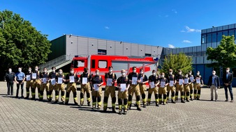 FW-GL: 19 neue Feuerwehrfrauen und -männer für Bergisch Gladbach
