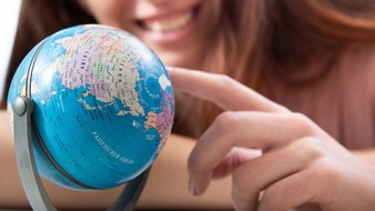 LVM Versicherung: Von der Schulbank in die Welt: gut abgesichert auf Reisen