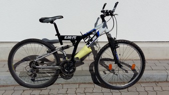 Polizeiinspektion Hameln-Pyrmont/Holzminden: POL-HM: Männer mit zwei Mountainbikes angetroffen - ein Fahrrad als geklaut identifiziert - wem gehört das zweite Fahrrad?