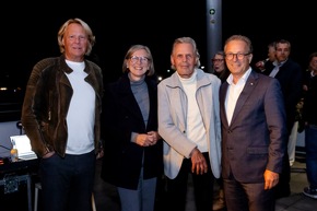 Landesgartenschau Neuss im Laserlicht: HerbstLichter starten mit großem Besucherandrang