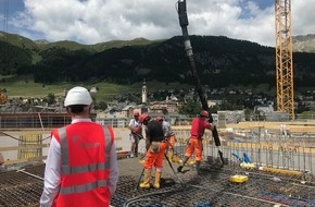 Holcim (Schweiz) AG: Kreislaufwirtschaft am Bau: Einkaufszentrum Porta Samedan entsteht mit ressourcenschonendem Beton und Zement
