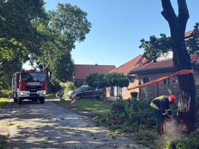 FW-AUR: Vermehrte Blitzeinschl&auml;ge w&auml;hrend n&auml;chtlicher Gewitter