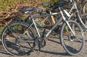 Polizeiinspektion Rotenburg: POL-ROW: ++ Ermittlungserfolg: Geklauten Ackerschlepper sichergestellt - Täter vorläufig festgenommen ++ Acht Fahrräder und ein E-Scooter sichergestellt: Eigentümer gesucht! ++