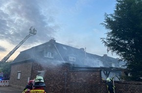 Feuerwehr Düren: FW Düren: Brand greift auf Wohnhaus über
