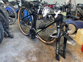 POL-DU: Hochemmerich/Dellviertel: Fahrraddiebstahl - Polizei sucht Zeugen und Fahrradeigent&uuml;mer