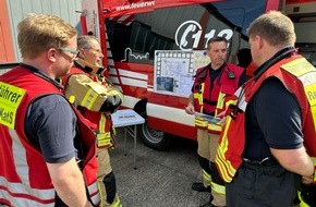 Freiwillige Feuerwehr der Stadt Goch: FF Goch: ABC Zug des Kreises Kleve übt im Gocher Industriegebiet