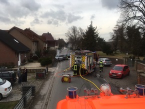 FW Lage: Brennen 2 PKW nach Verkehrsunfall - 12.01.2017 - 15:35 Uhr