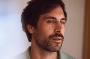Sea Cloud Cruises: Max Giesinger live und unplugged an Bord der SEA CLOUD SPIRIT: Beliebtes Musikformat SONGS 'N' SAIL feiert Premiere im Mittelmeer
