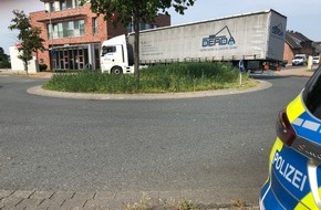 Kreispolizeibehörde Wesel: POL-WES: Rheinberg - LKW blieb liegen