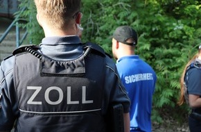 Hauptzollamt Dresden: HZA-DD: Zoll: Finanzkontrolle Schwarzarbeit kontrolliert auf der Hutbergbühne in Kamenz