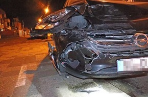 Polizei Mettmann: POL-ME: Hoher Sachschaden bei Verkehrsunfall - Langenfeld - 2203071