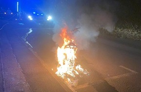 Feuerwehr Wetter (Ruhr): FW-EN: Wetter - Brand eines Kleinkraftrades in der Nacht