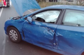 Polizeiinspektion Stade: POL-STD: Zwei Autos prallen auf Kreuzung in Stade zusammen - ein Autofahrer leicht verletzt, 7-jähriges Mädchen bei Unfall in Jork verletzt - Polizei sucht wichtige Zeugen