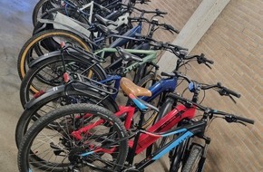 Kreispolizeibehörde Kleve: POL-KLE: Geteilte Meldung der Polizei Kreis Viersen: Venlo/Kreis Viersen/Kreis Kleve - In Deutschland gestohlene Fahrräder in den Niederlanden gefunden