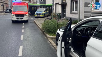 Polizeipräsidium Oberhausen: POL-OB: Tür auf: Autofahrerin verletzt 39-jährigen Radfahrer schwer