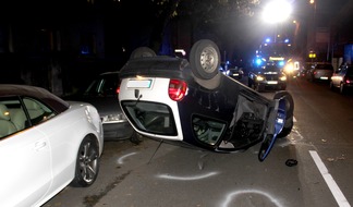 Polizei Gelsenkirchen: POL-GE: Auto überschlägt sich bei Unfall - Fahrerin ohne gültige Fahrerlaubnis