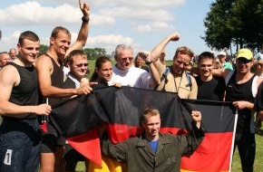 Presse- und Informationszentrum Marine: Deutsche Marine - Bilder der Woche: Weltmeisterträume wurden war - Deutschland im Glück