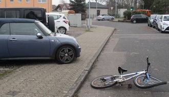 Polizei Rheinisch-Bergischer Kreis: POL-RBK: Bergisch Gladbach - Mini-Fahrer sieht Radfahrer in Katterbach zu spät