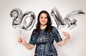 sixx: Ein Jahr der nackten Tatsachen: Paula Lambert blickt zurück - in: "Paula kommt! - Das Sex-Jahr 2014" am Mittwoch, 17. Dezember 2014, um 22:30 Uhr auf sixx (FOTO)