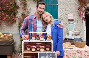 SAT.1: Ein Neuzugang zum Verlieben: Ab Donnerstag knistert es in der SAT.1-Daily "Ein Hof zum Verlieben" zwischen Diana Staehly und Stefan K&ouml;nig