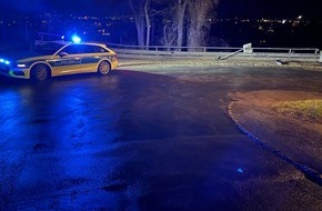 Polizeidirektion Trier: POL-PDTR: Verursacher flüchtet nach Verkehrsunfall auf der Sickingenstraße in Trier