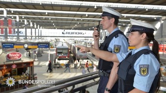 Bundespolizeidirektion München: Bundespolizeidirektion München: Ladendieb drohte mit Bierflasche - 20-Jähriger durch Kopfnuss verletzt