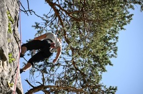 Allgäu GmbH: Alpine Awarness Camps im Allgäu - richtig klettern und biken. Kostenlose Camps in Oberstdorf und Eschach.