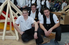ZDB Zentralverband Dt. Baugewerbe: Deutschland ist Zimmerer-Europameister 2012 / Zimmerer-Nationalmannschaft holt Gold und Silber bei der EM 2012 in Stuttgart (mit Bild)
