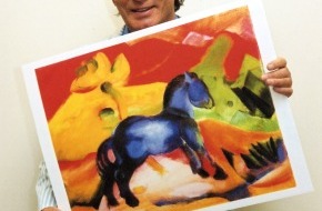 UNICEF Deutschland: Ein neues Lieblingspferd für Winnetou / Schauspieler Pierre Brice unterstützt UNICEF-Grußkarten Aktion