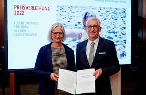 Stiftung Ravensburger Verlag: Preisverleihung: Auszeichnungen Buchpreis Familienroman und Leuchtturmpreis Ehrenamt in Berlin überreicht