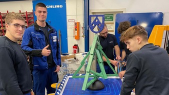 Chemieverbände Rheinland-Pfalz: Farbige Flammen, moderne Technik und viele Ideen: Die ChemisTree Competition begeisterte junge MINT-Talente
