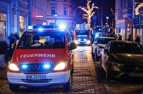 Feuerwehr Iserlohn: FW-MK: Feuerwehr rettet Frau aus verrauchter Wohnung - Rauchmelder retten Leben