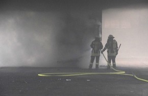 Feuerwehr Attendorn: FW-OE: Feuer in leerstehendem Industriekomplex