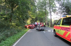 Polizeiinspektion Hameln-Pyrmont/Holzminden: POL-HM: Schwerer Verkehrsunfall zwischen Motorrad und Cabrio im Solling