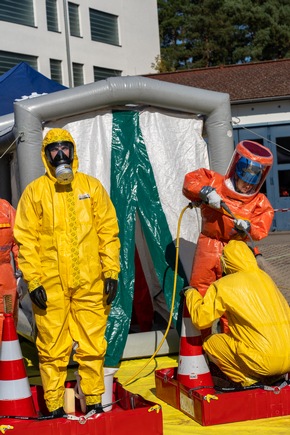 THW LVBEBBST: THW übt gemeinsam mit polnischer Feuerwehr CBRN-Einsatzszenarien