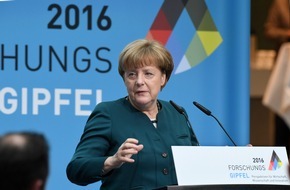 Stifterverband für die Deutsche Wissenschaft: Merkel beim Forschungsgipfel zur Digitalisierung: "Die Schlacht ist noch nicht geschlagen"