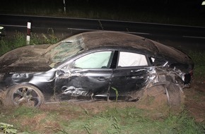 Kreispolizeibehörde Kleve: POL-KLE: Kleve - 19-jähriger Autofahrer leicht verletzt bei Alleinunfall auf der Nimweger Straße / Verdacht auf Alkohol am Steuer