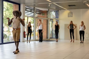 Yori / Shirocon by Japan begeistert in SEKURA Pulse Show nach Model-Workshop by VICENTE Berlin